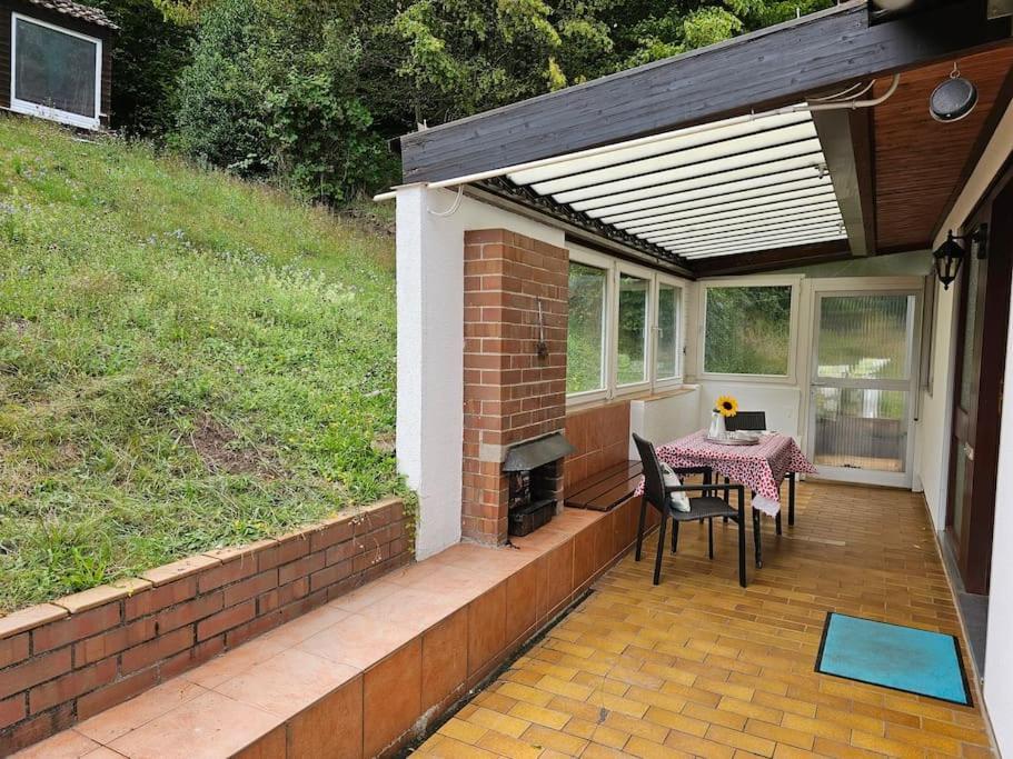 Grosse Ferienwohnung Am Waldrand 쇠나우 외부 사진