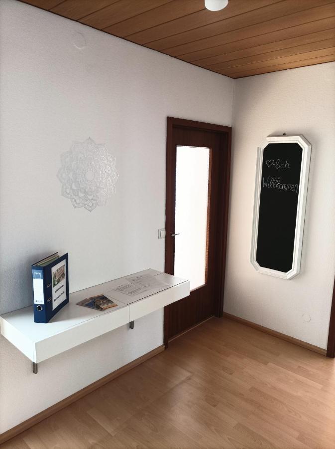 Grosse Ferienwohnung Am Waldrand 쇠나우 외부 사진